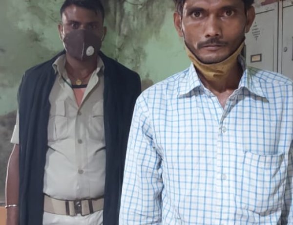 अवैध शराब कारोबारियों के विरुद्ध जारी है उत्पाद विभाग का अभियान, 1050 बोतल अंग्रेजी शराब के साथ तस्कर गिरफ्तार