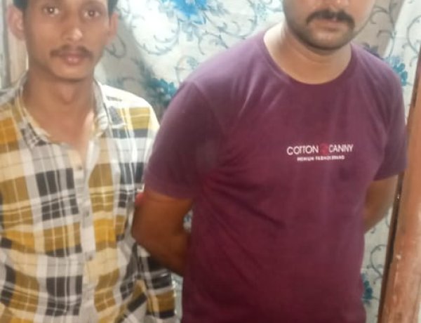 122 बोतल अवैध शराब के साथ दो तस्कर गिरफ्तार