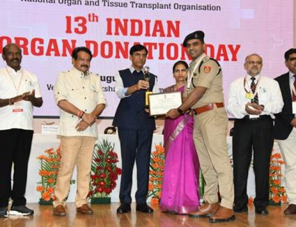 किसी दूसरे व्यक्ति को जीवन दान से बड़ी मानवता की सेवा नहीं हो सकती: डॉ. मांडविया ने 13वें भारतीय अंग दान दिवस समारोह पर कहा