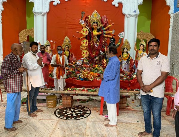 प्रोफेशनल कांग्रेस अध्यक्ष ने खूंटी स्थित मां दुर्गा के पौराणिक मंदिर में की पूजा-अर्चना