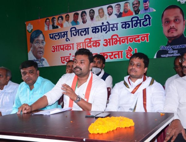 गैर भाजपा शासित राज्यों के साथ सौतेला व्यवहार कर रही केन्द्र सरकार : आदित्य विक्रम जायसवाल