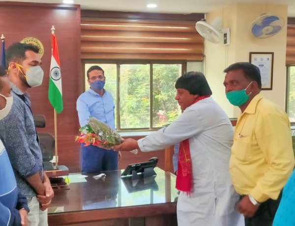 छठ पूजा आयोजकों का प्रतिनिधिमंडल मिला उपायुक्त से, समस्याओं के समाधान का किया अनुरोध