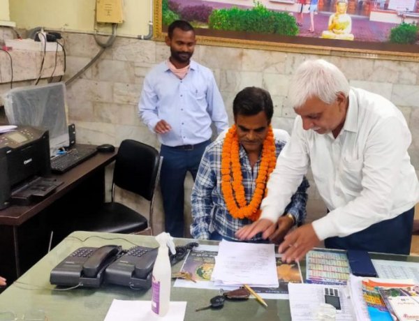 स्टेशन सुपरिटेंडेंट व डायरेक्टर सहित 5 रेलकर्मी हुए सेवानिवृत्त, नये स्टेशन सुपरिटेंडेंट बने उमेश कुमार