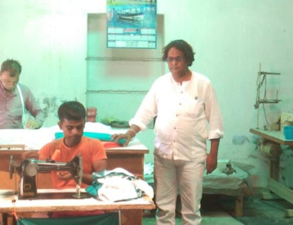 खादी ग्रामोउद्योग के प्रधान कार्यालय में स्वतंत्रता दिवस पर खादी तिरंगे झंडे का निर्माण:- मंत्री सुनील कुमार