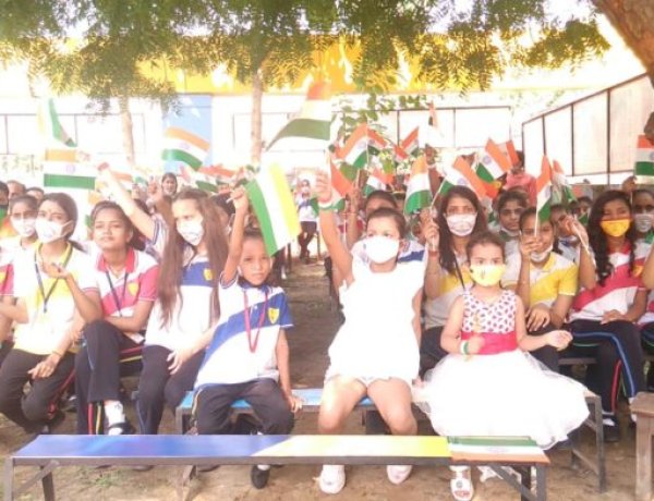 जी.डी. पब्लिक स्कूल में 75वां स्वतंत्रता दिवस हर्षोउल्लास के साथ मनाया गया:- समाजसेवी धर्म शाही