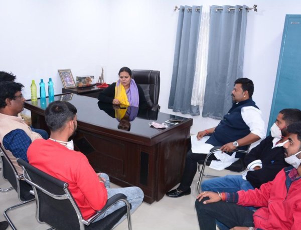 विधायक दीपिका पांडे सिंह ने प्रोफेशनल कांग्रेस और पार्टी कार्यकर्ताओं संघ की बैठक आम जनता की समस्याओं का समाधान करना प्राथमिकता : विधायक