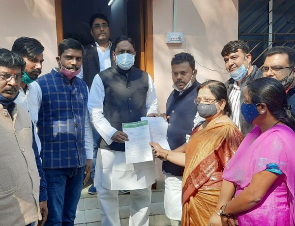 स्किल डेवलपमेंट सेंटर को खोलने की मांग को लेकर प्रोफेशनल कांग्रेस का प्रतिनिधिमंडल मिला मंत्री आलमगीर आलम से