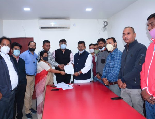 स्कील ट्रेनिंग सेंटर को पुनः शुरू करने की मांग