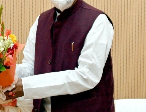 वित्तीय समावेशन की योजनाओं को पूर्णतया कार्यान्वित करने के लिए हिंदी और क्षेत्रीय भाषाओं में काम करना आवश्यक : राज्यपाल