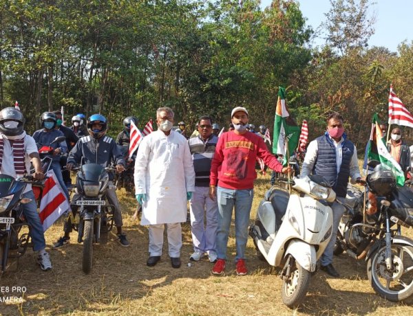 आदिवासी संगठनों ने सरना धर्म कोड के समर्थन में निकाली मोटरसाइकिल रैली