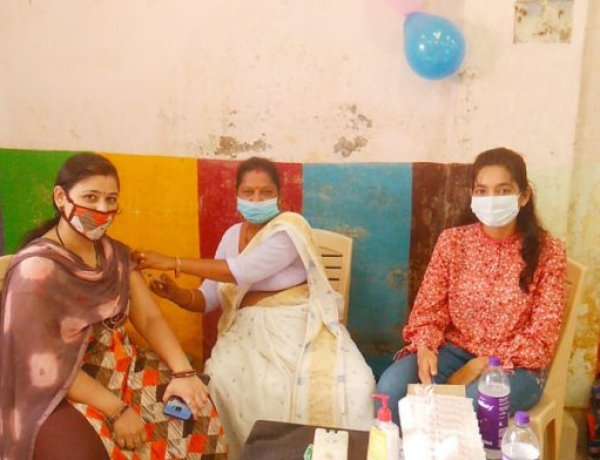 शिक्षक दिवस पर जी.डी पब्लिक स्कूल में 750 लोगों को नि:शुल्क टीका दिया गया‌:- समाजसेवी धर्म शाही