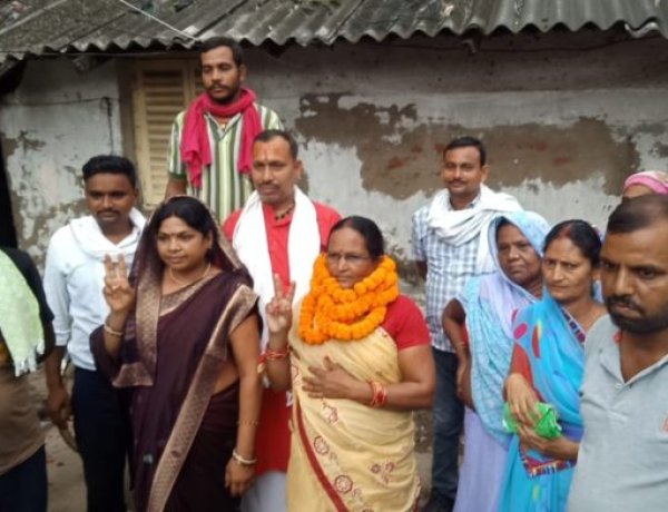 जिप पद के लिए आशा देवी ने अपनी नामजदगी का पर्चा दाखिल किया