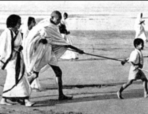 गांधी का जीवन सतत संघर्ष करना सिखाता है : गांधी जयंती पर विशेष