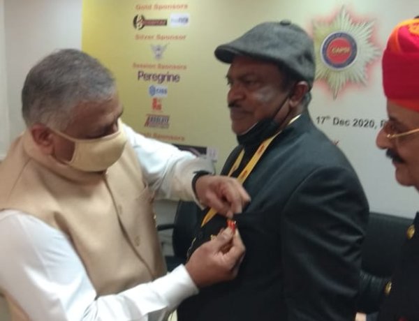 रांची सिक्योरिटी प्राइवेट लिमिटेड एजेंसी के निदेशक अनिरुद्ध सिंह “बैज आॅफ आॅनर” अवार्ड से सम्मानित