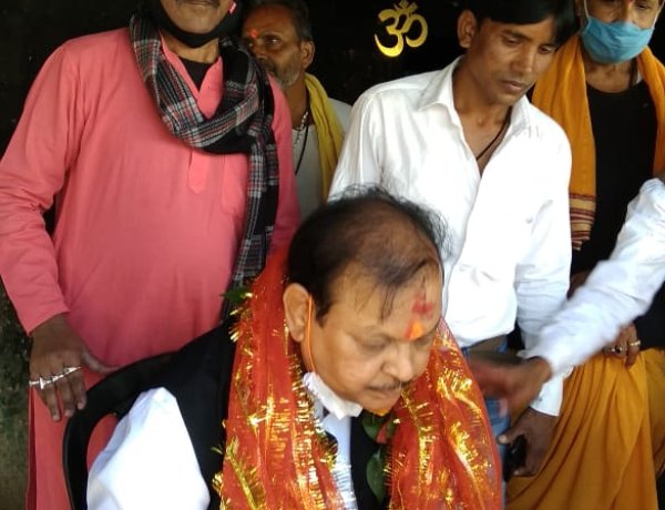 सुबोधकांत सहाय ने देवड़ी मंदिर में की पूजा-अर्चना