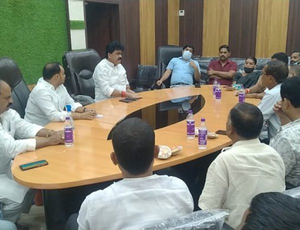 हड़ताल के कारण नारकीय हो चुकी स्थिति, मेयर, डिप्टी मेयर व पार्षद ने कसी कमर, झाड़ू लेकर खुद उतरेंगे सड़क पर