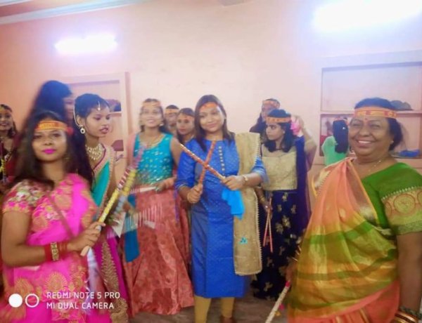 ओजस्विनी’ ने किया मातृशक्ति आराधना-सह-डाँडिया नृत्य समारोह का आयोजन