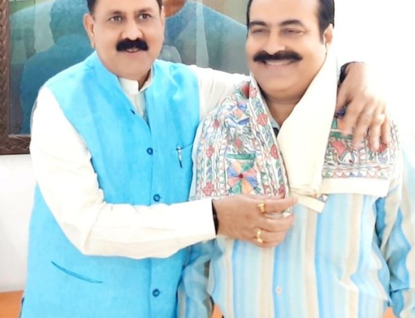 सम्मानित किए गये मिर्ज़ा ग़ालिब कॉलेज के सचिव