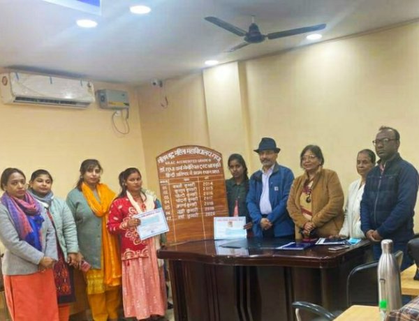 जीबीएम कॉलेज की जूही तथा वर्षा डॉ सुधा वर्मा मेमोरियल ट्रस्ट के द्वारा पुरस्कृत, किसी भी क्षेत्र में कठिन परिश्रम से ही सफलता संभव है:-प्रो अशरफ