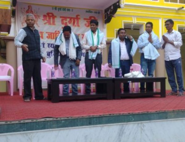 श्री दुर्गा स्थान मानपुर में अभियंता अभिजीत सौरव का विदाई समारोह