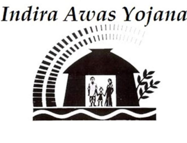 धुसरी पंचायत में इंदिरा आवास योजना देनें में महादलितों से वसूला जाता है मोटी रकम