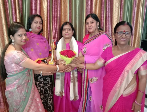 अंतर्राष्ट्रीय महिला दिवस पर भारती सिंह को किया गया सम्मानित