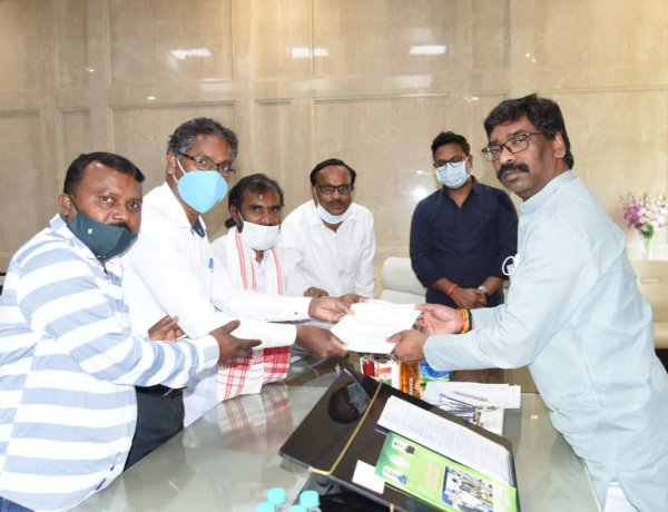 समस्याओं को ले लोहरा समाज का प्रतिनिधिमंडल विधायकों के नेतृत्व में मिला मुख्यमंत्री से