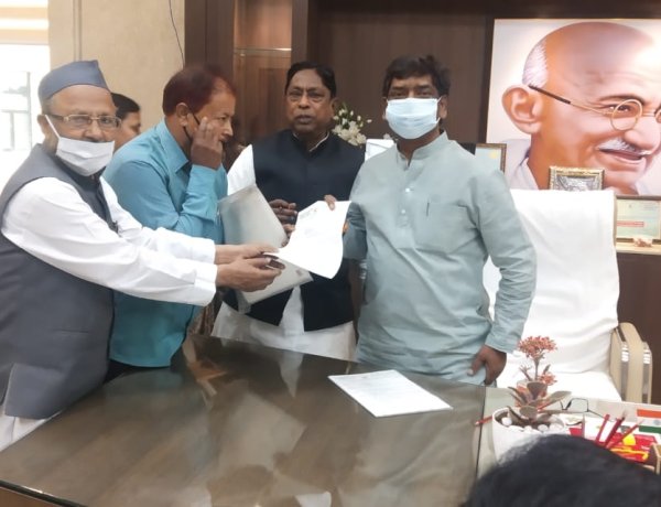 उर्दू शिक्षकों का प्रतिनिधिमंडल मिला मुख्यमंत्री से