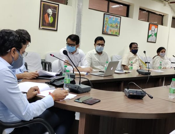 जल जीवन मिशन की उपायुक्त ने की समीक्षा, योजनाओं को निर्धारित समय में पूरा करने का दिया निर्देश:विनय मिश्रा