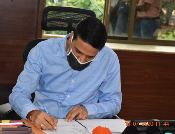 अपने-अपने घरों में ही रहकर होली और शबे बरात मनाने की उपायुक्त ने की अपील रांची में निषेधाज्ञा लागू :विनय मिश्रा