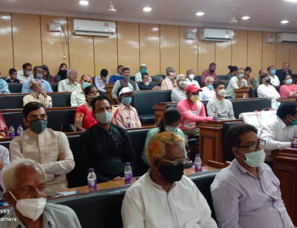 लोक सेवा समिति की 30वीं वर्षगांठ पर मरणोपरांत झारखंड रत्न से नवाजे गए वीर बुधु भगत और सैयद अनवर हुसैन खान