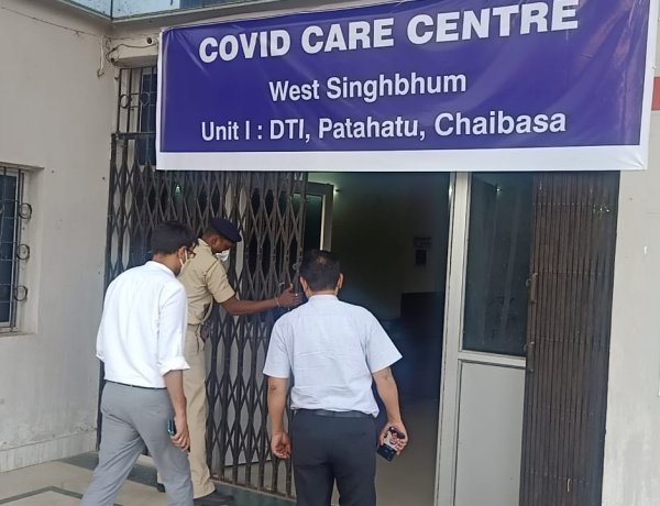 कोरोना से बचाव के मद्देनजर तैयारियों का उपायुक्त अनन्य मित्तल ने लिया