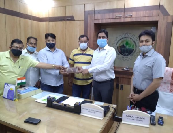 झारखंड प्लास्टिक पैकेजिंग मेटेरियल संघ ने आॅक्सीजन सिलेंडर के लिए चेंबर को किया सहयोग