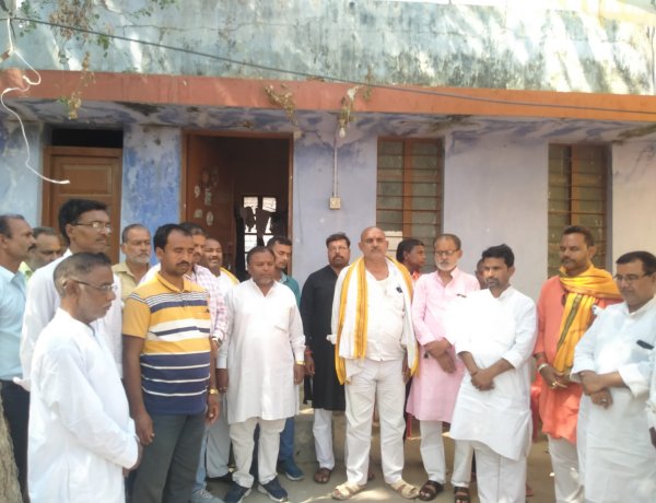 भाजपा मानपुर नगर मंडल के महामंत्री रमेश पांडे का असामायिक निधन, कार्यकर्ताओं ने आत्मा की शांति के लिए दो मिनट का रखा मौन