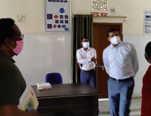 अनुमंडल अस्पताल, बुंडू में कोविड मरीजों के लिए होगी 50 बेड की व्यवस्था, उपायुक्त छवि रंजन ने किया निरीक्षण