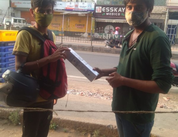 पीड़ित मानवता के सेवार्थ नि:स्वार्थ जुड़ा है दिव्यम फाउंडेशन, जरूरतमंदों को बांटी आवश्यक सामग्री