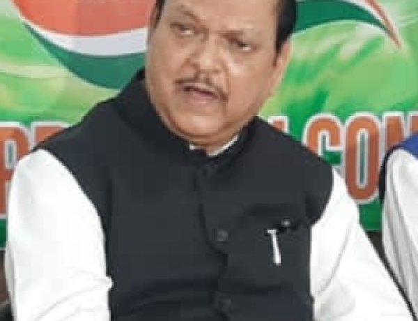 बजट आम जन के हित में नहीं : सुबोधकांत सहाय