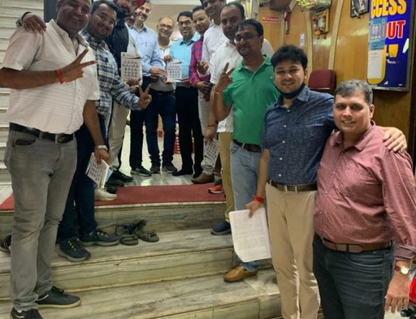 चेंबर चुनाव के लिए टीम धीरज तनेजा ने किया जनसंपर्क