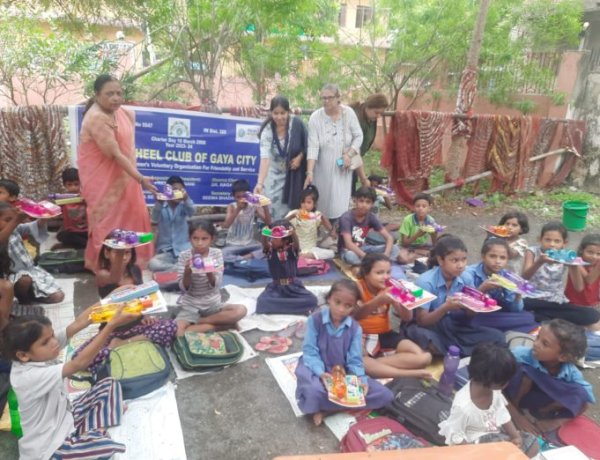 समाज मे सभी बच्चों की भूमिका बराबर