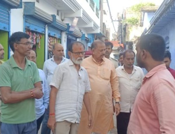 मानपुर नगर मंडल अध्यक्ष की अध्यक्षता में वार्ड सं 48/49 में चला महाजनसंपर्क अभियान, जनता के समस्या से हुए रुबरु वजीरगंज विधायक