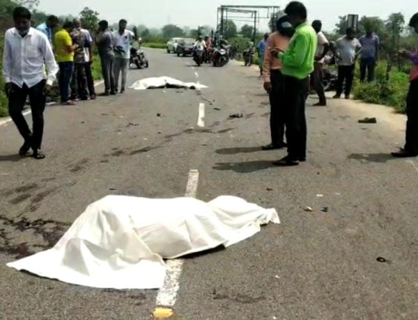 बोकारो : स्विफ्ट डिजायर ने मारी बाइक में टक्कर,पिता-पुत्र की मौत