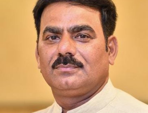 केंद्र सरकार की जनविरोधी नीतियों से जनता त्रस्त : शशिभूषण राय