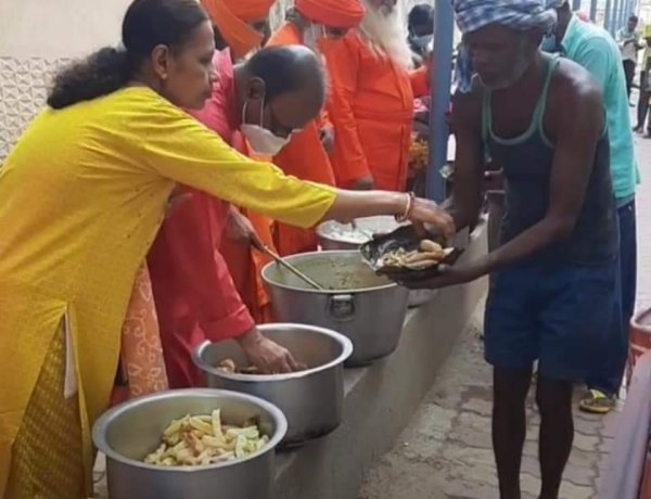 आनंद मार्ग का सेवा कार्य जारी, जरूरतमंदों को रोज कराया जा रहा है भोजन