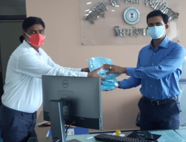 भारतीय लोक कल्याण संस्थान ने सिमडेगा के उपायुक्त को सौंपा चार सौ फेश सेफ्टी मास्क