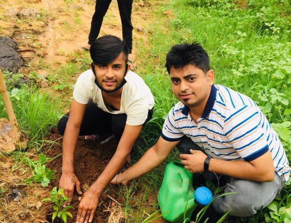 गुरुनानक सेवक जत्था ने ब्रम्हाकुमारी आश्रम में किया पौधारोपण