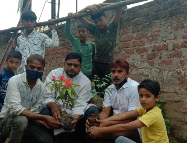 भारतीय एकता कमेटी ने किया पौधारोपण, ऑक्सीजन के लिए पेड़-पौधा जरूरी : गुलाम मुस्तफा