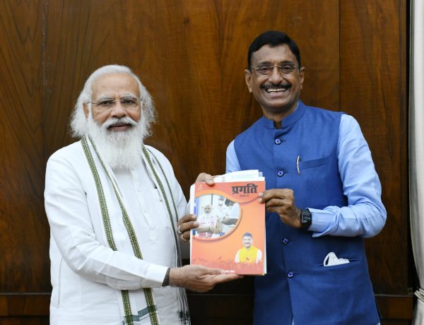 राँची में मोनो रेल परिचालन व एम्स खोलने के लिए प्रधानमंत्री मोदी से मिले सांसद संजय सेठ