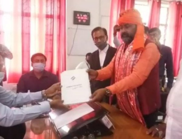 मधुपुर विधानसभा उपचुनाव : बीजेपी प्रत्याशी गंगा नारायण सिंह ने भरा पर्चा