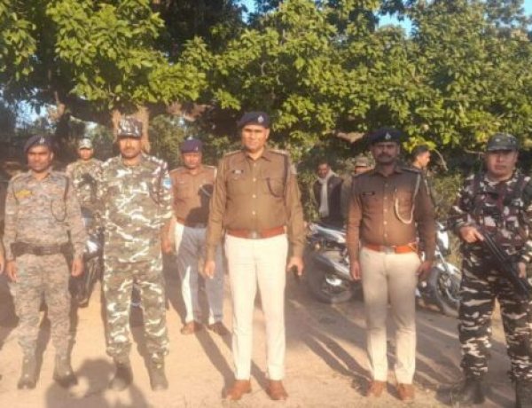 लोकसभा चुनाव :32 वीं वाहिनी सशस्त्र सीमा बल के द्वारा नक्सल प्रभावित क्षेत्रों में चलाया गया जागरूकता अभियान