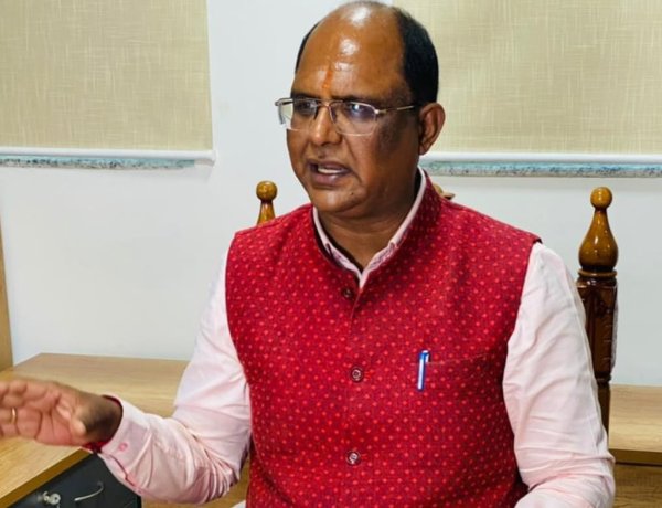 भवनों को तोड़ने से पहले नक़्शे को रेगुलराईज कराने का प्रावधान लाए झारखण्ड सरकार – उप महापौर , राँची